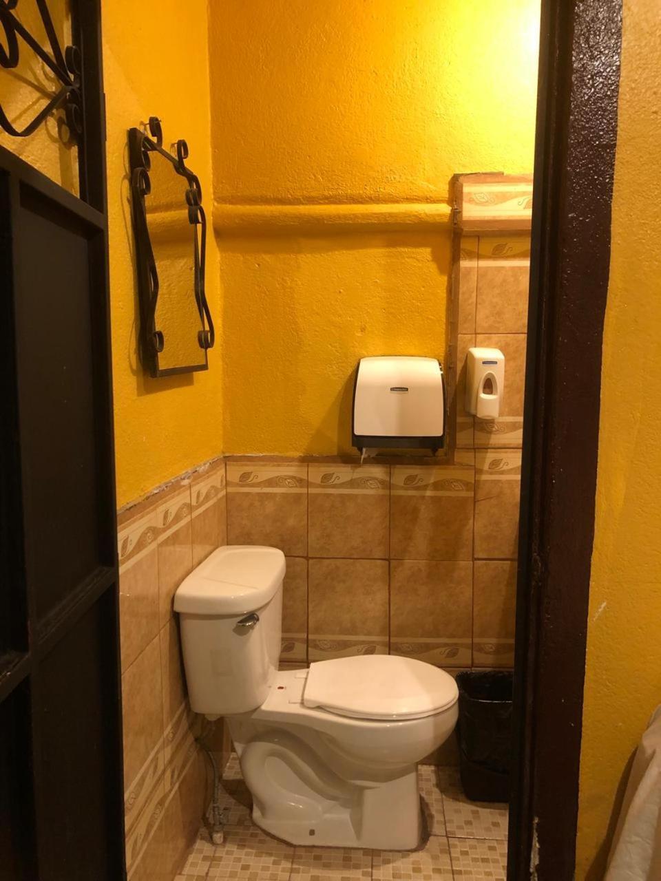 Hotel Alma Maya Antigua Luaran gambar